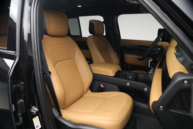2024 Land Rover Defender 110 V8 P525