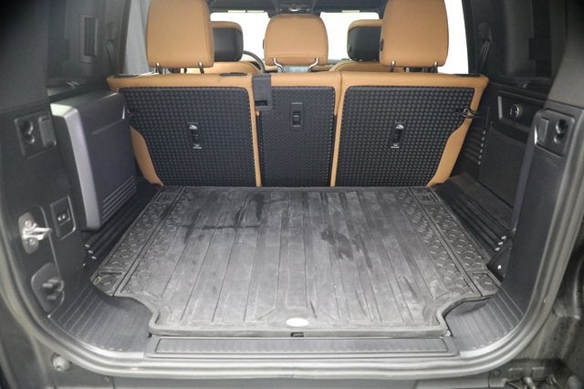 2024 Land Rover Defender 110 V8 P525