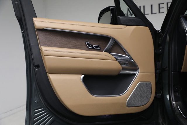 2025 Land Rover Range Rover P530 Autobiography LWB