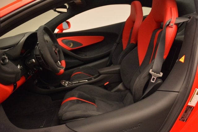 2017 McLaren 570GT Base