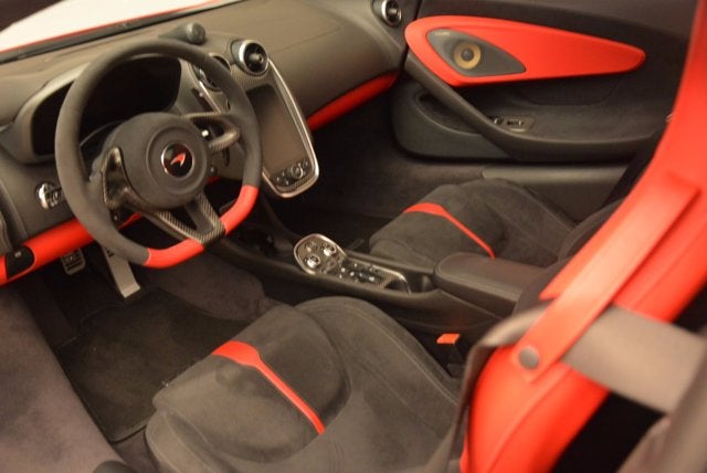 2017 McLaren 570GT Base