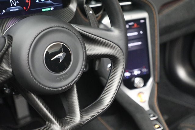 2025 McLaren 750S Spider Performance