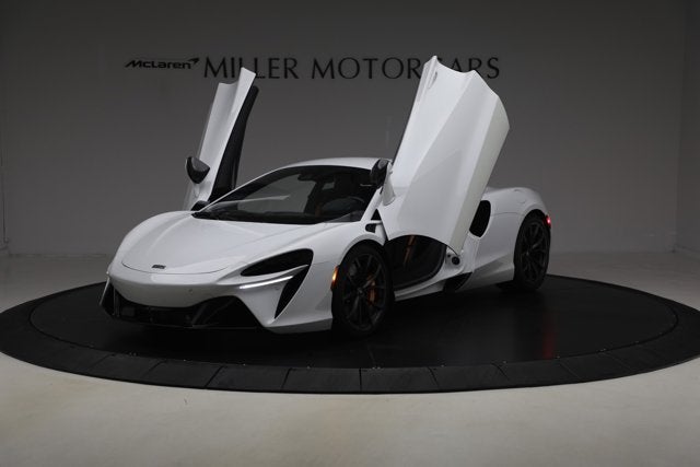 2023 McLaren Artura Performance