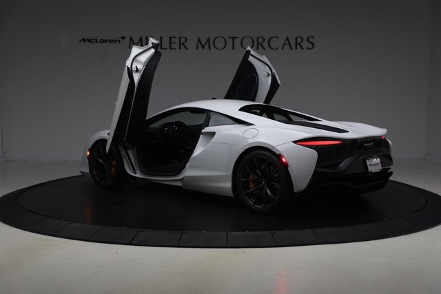 2023 McLaren Artura Performance