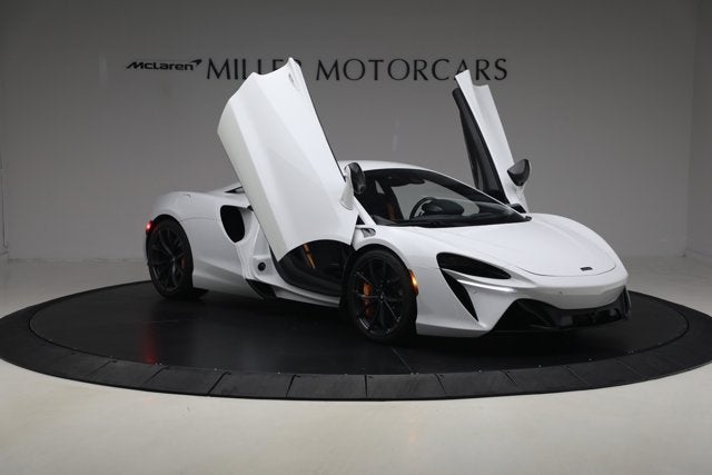 2023 McLaren Artura Performance