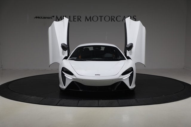 2023 McLaren Artura Performance