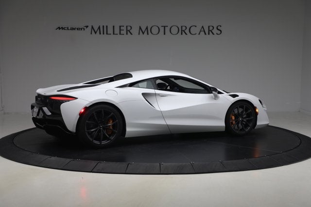 2023 McLaren Artura Performance