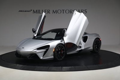 2023 McLaren Artura TechLux