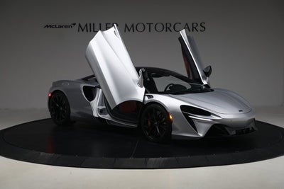 2023 McLaren Artura TechLux
