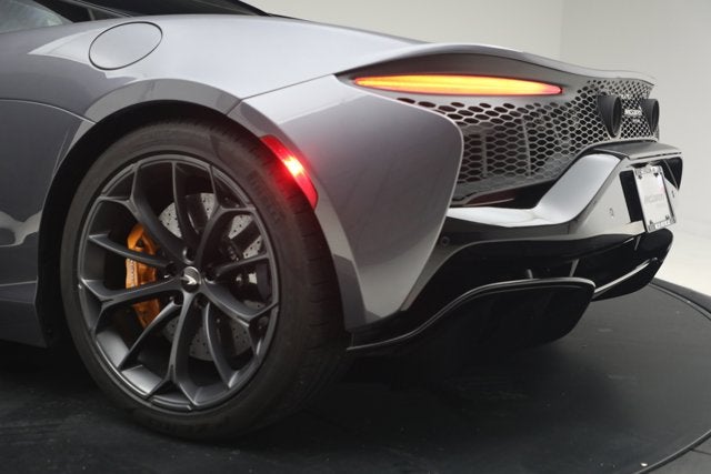 2024 McLaren Artura Performance