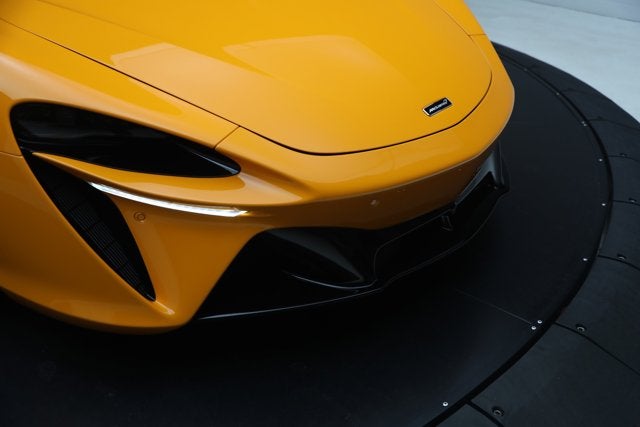 2024 McLaren Artura Performance