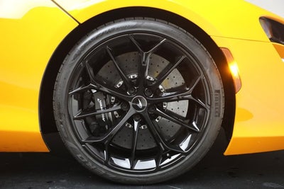 2024 McLaren Artura Performance