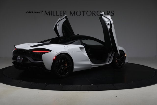 2023 McLaren Artura Base