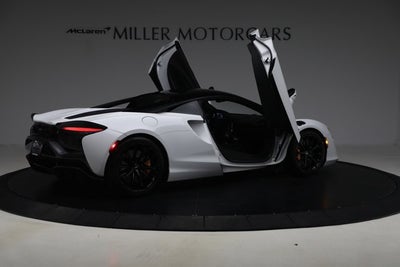 2023 McLaren Artura Base