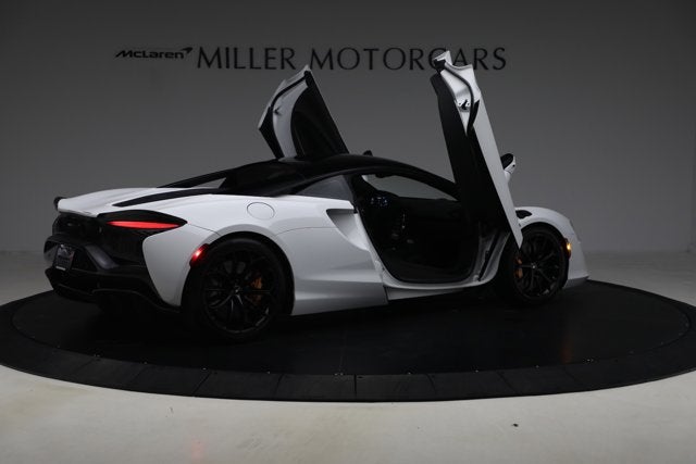 2023 McLaren Artura Base