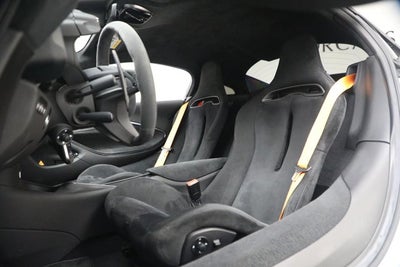 2023 McLaren Artura Base