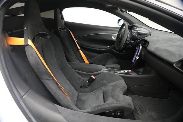 2023 McLaren Artura Base