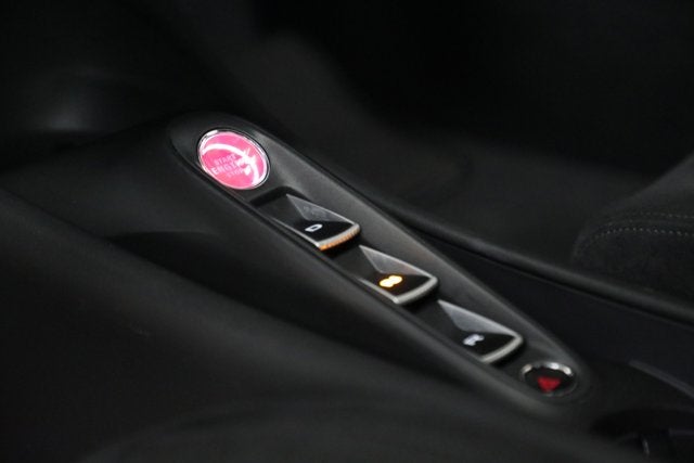 2023 McLaren Artura Base