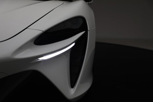 2023 McLaren Artura Base