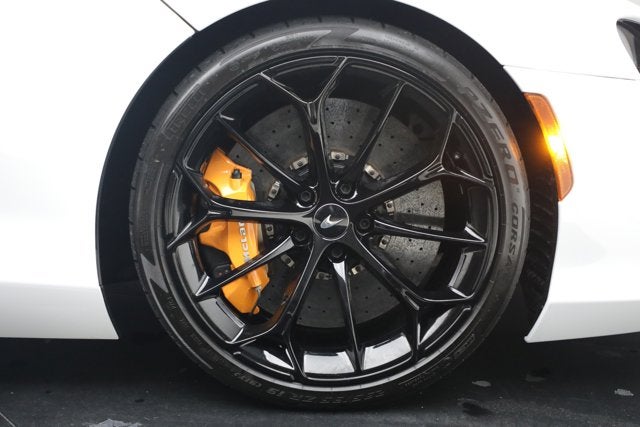 2023 McLaren Artura Base