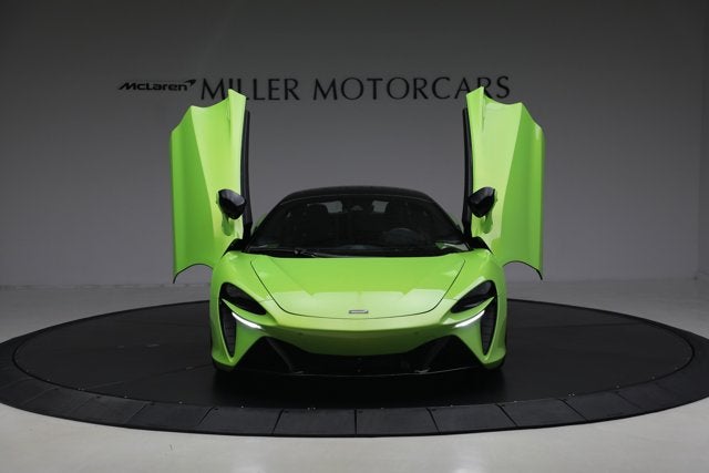 2023 McLaren Artura Performance