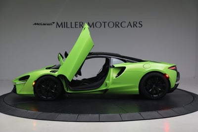 2023 McLaren Artura Performance