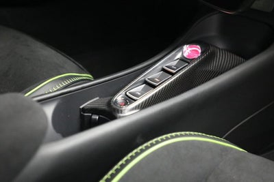 2023 McLaren Artura Performance