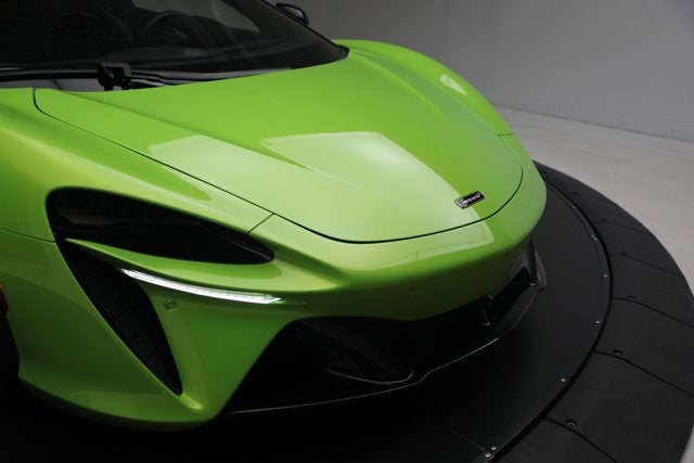 2023 McLaren Artura Performance