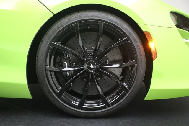 2023 McLaren Artura Performance