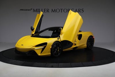 2024 McLaren Artura Base