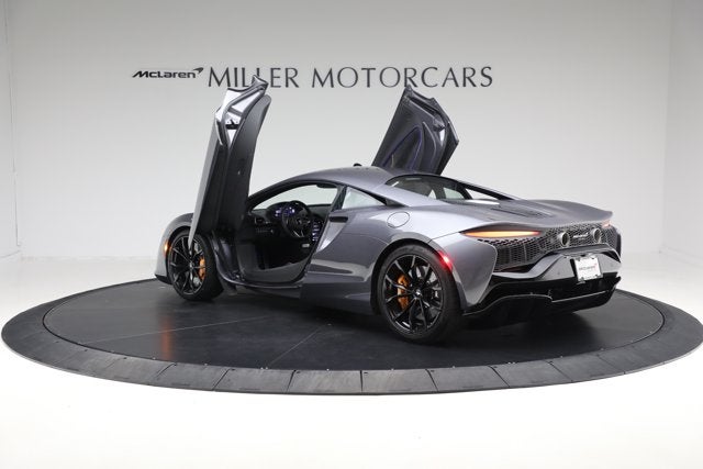 2024 McLaren Artura Performance