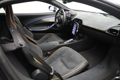 2024 McLaren Artura Performance