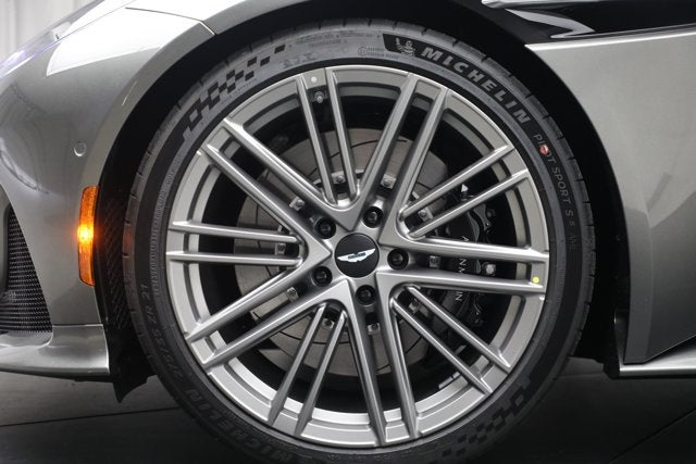 2025 Aston Martin DB12 V8