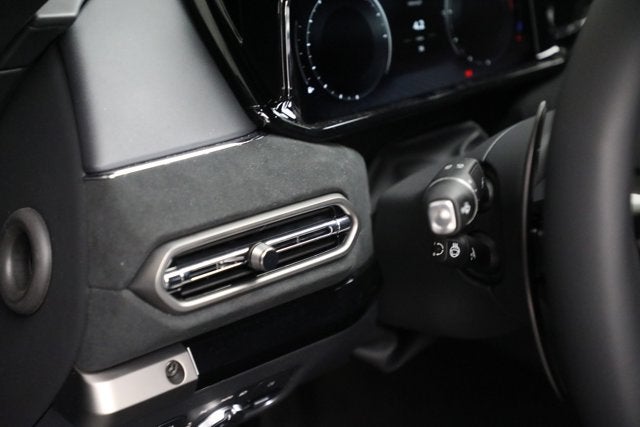 2025 Aston Martin Vantage Base