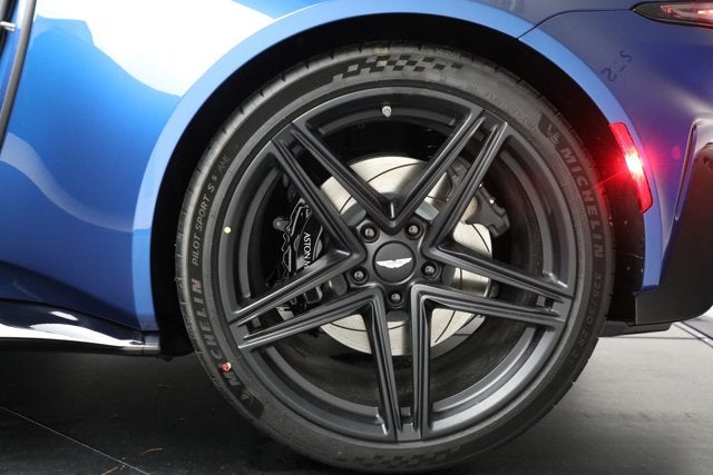 2025 Aston Martin Vantage Base