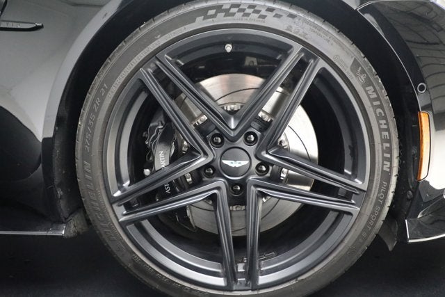 2025 Aston Martin Vantage Base