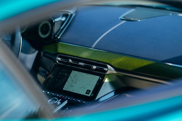 2025 Aston Martin Vantage Base