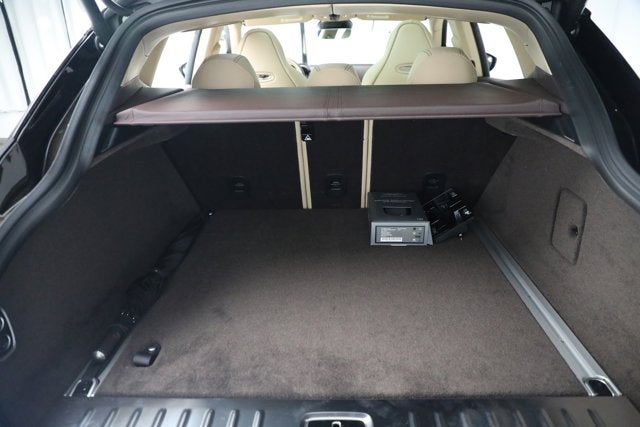 2022 Aston Martin DBX Base