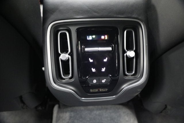 2023 Aston Martin DBX 707