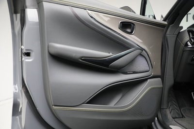 2025 Aston Martin DBX 707