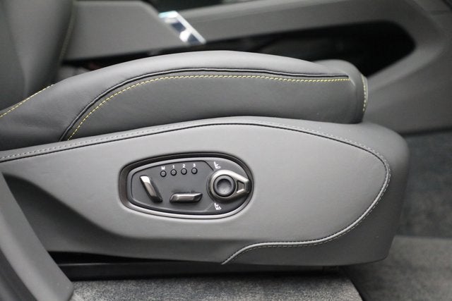 2025 Aston Martin DBX 707