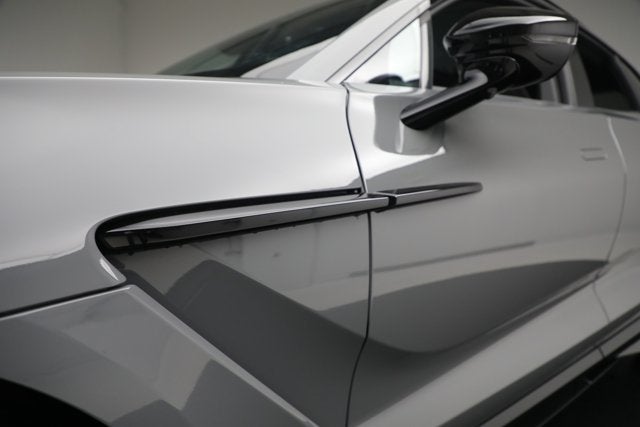 2025 Aston Martin DBX 707