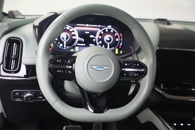 2025 Aston Martin DBX 707