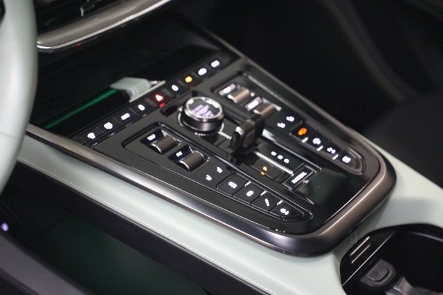 2025 Aston Martin DBX 707