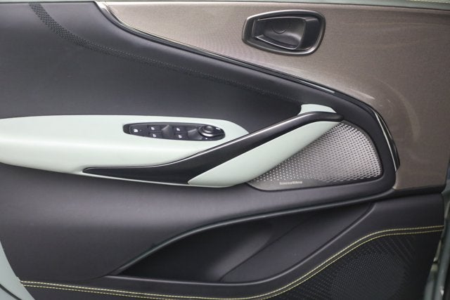 2025 Aston Martin DBX 707