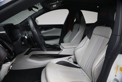 2025 Aston Martin DBX 707