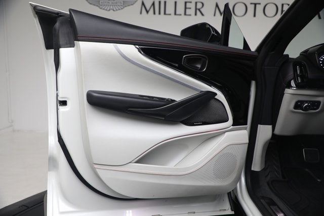 2025 Aston Martin DBX 707