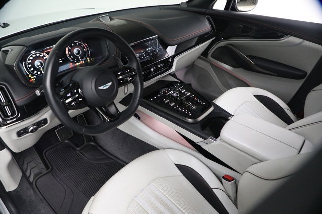 2025 Aston Martin DBX 707