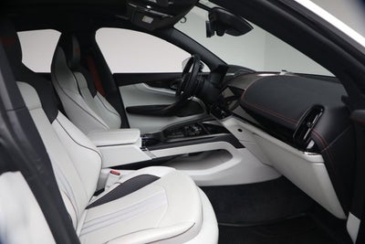 2025 Aston Martin DBX 707