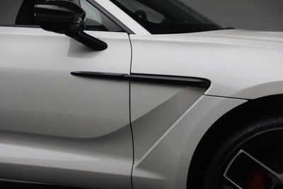 2025 Aston Martin DBX 707